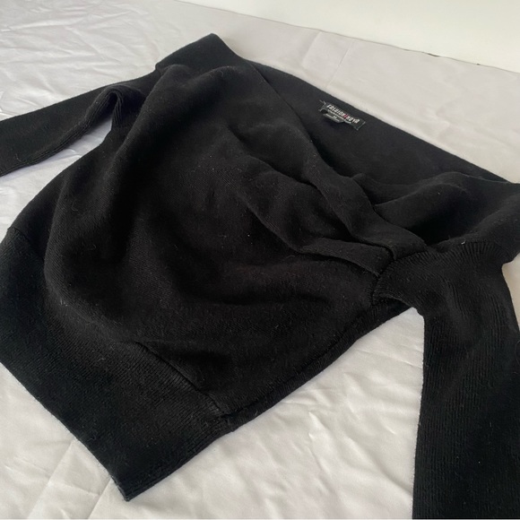 Off the shoulder black crop top - Picture 5 of 7